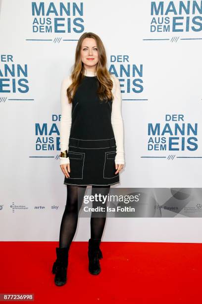 German actress Alice Dwyer attends the premiere of 'Der Mann aus dem Eis' at Zoo Palast on November 21, 2017 in Berlin, Germany.