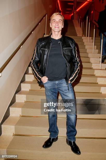 German actor Andre M. Hennicke attends the premiere of 'Der Mann aus dem Eis' at Zoo Palast on November 21, 2017 in Berlin, Germany.