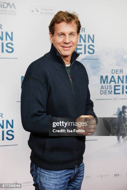 German actor Thomas Heinze attends the premiere of 'Der Mann aus dem Eis' at Zoo Palast on November 21, 2017 in Berlin, Germany.