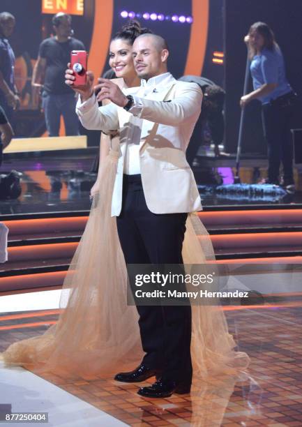 Chiqui Delgado and Casper Smart at Mira Quien Baila Finals at Univision Studios on November 19, 2017 in Miami, FL