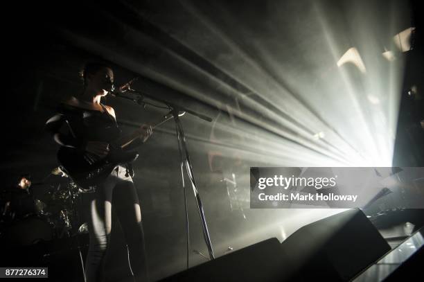 Ellie Rowsell of Wolf Alice performs at O2 Guildhall on November 21, 2017 in Southampton, England.