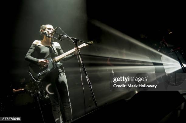 Ellie Rowsell of Wolf Alice performs at O2 Guildhall on November 21, 2017 in Southampton, England.