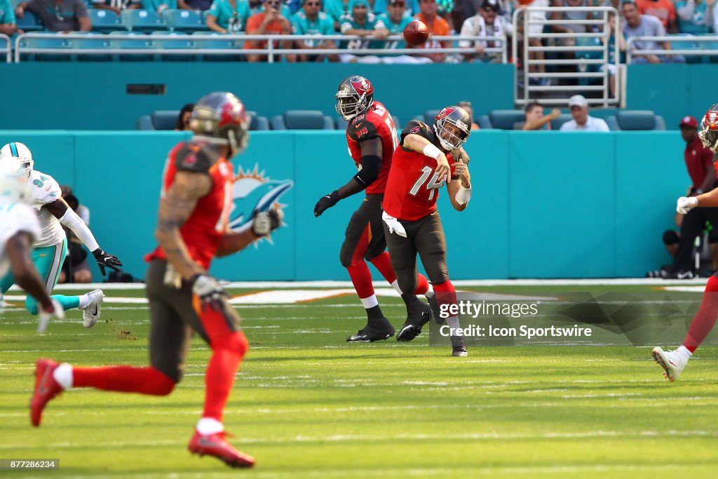 NFL: NOV 19 Buccaneers at Dolphins