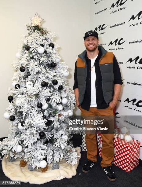 Country music singer/songwriter Chase Rice visits Music Choice on November 21, 2017 in New York City.