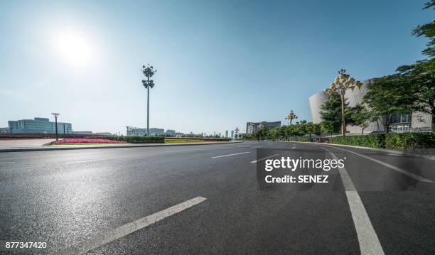 ordos grand theater - voie urbaine photos et images de collection