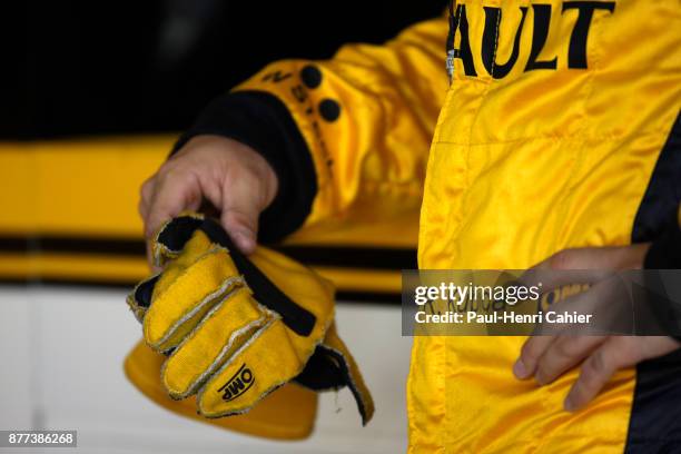 Robert Kubica, Grand Prix of Great Britain, Silverstone Circuit, 11 July 2010. Robert Kubica with his racing gloves.