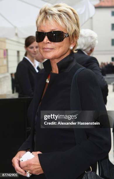 Uschi Glas arrives for the Monti Lueftner funeral at the Allerheiligen-Hofkirche on May 18, 2009 in Munich, Germany. Egmont Lueftner, better known as...