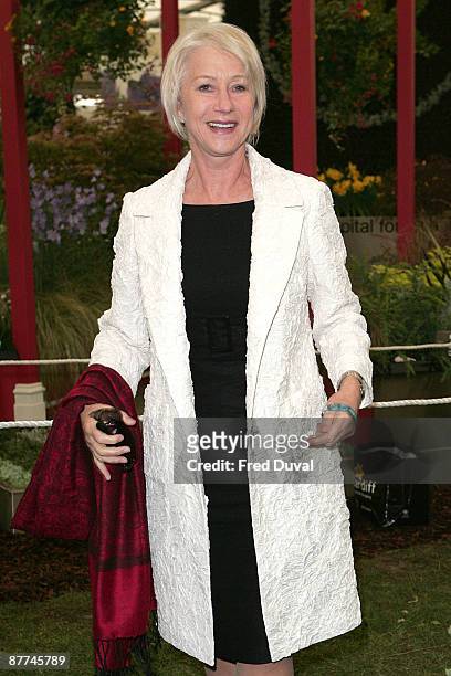 Helen Mirren visits the Chelsea Flower Show at Royal Hospital Chelsea on May 18, 2009 in London, England.