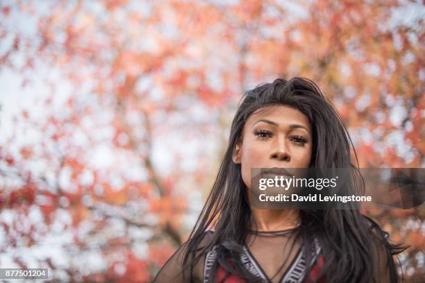 drag queen looking to camera - david levingstone stock pictures, royalty-free photos & images