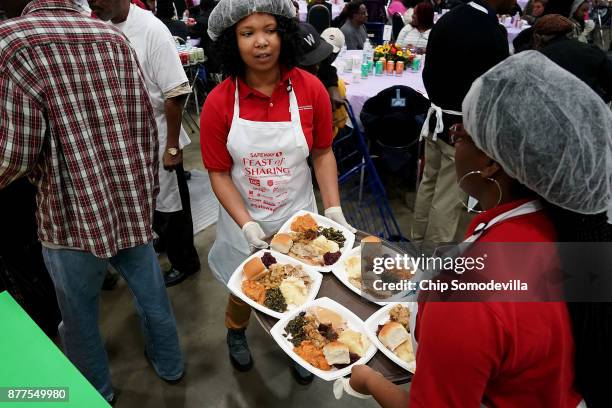 Hundreds of volunteers serve Thanksgiving dinner for more than 5,000 District of Columbia resident during The Salvation Army and Safeway's 18th...