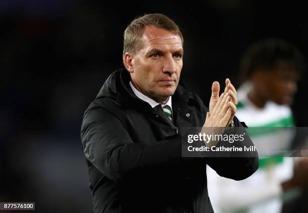 Brendan Rodgers, coach of Celtic applauds the fans during the UEFA Champions League group B match between Paris Saint-Germain and Celtic FC at Parc...