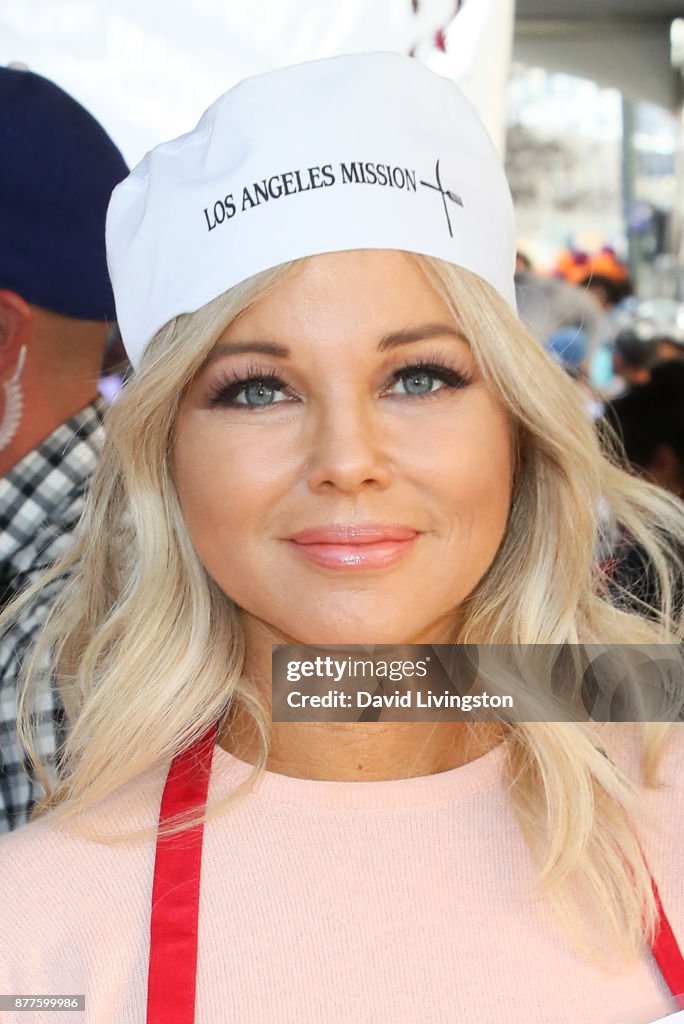 Donna D'Errico is seen at the Los Angeles Mission Thanksgiving Meal