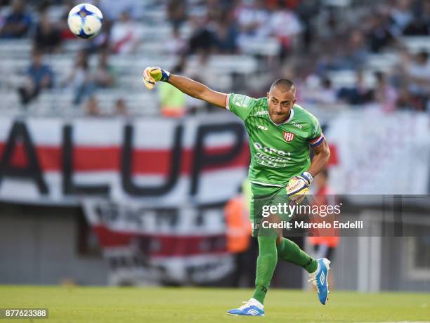 Nereo Fernandez of Union in action during a match between River and Union as part of Superliga 2017/18 at Monumental Stadium on November 22, 2017 in...