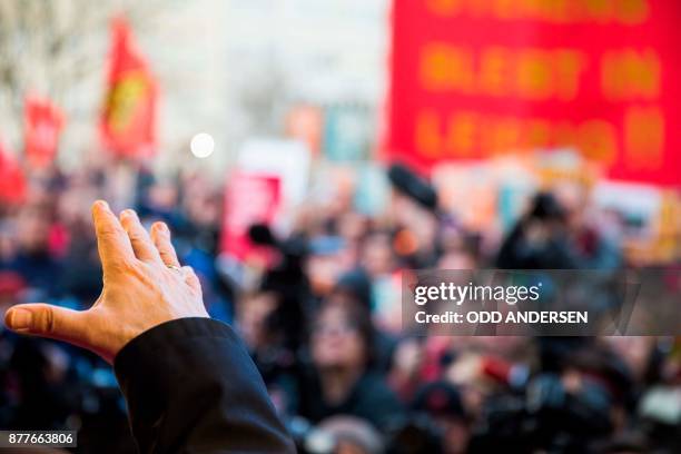 Leader of the German Social Democrats Party Martin Schulz addresses protesting Siemens workers from the IG Metal union in Berlin on November 23,...