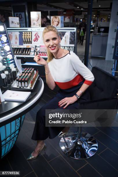 Spanish Model Judit Masco attends the L'Oreal Paris Corner opening at El Corte Ingles Store on November 23, 2017 in Madrid, Spain.