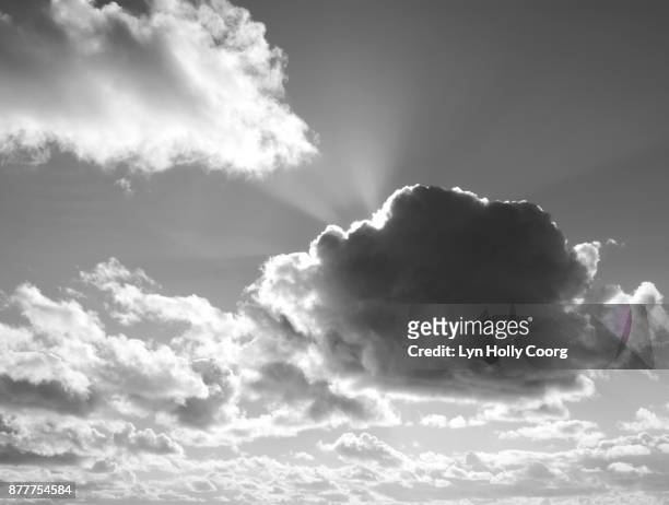 sky and clouds - lyn holly coorg - fotografias e filmes do acervo