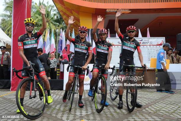 Eleven Roadbike Philippines team pose during stage 6 of the Tour de Singkarak 2017, Pariaman City-Pasaman Barat 145.7 km on November 23, 2017 in...