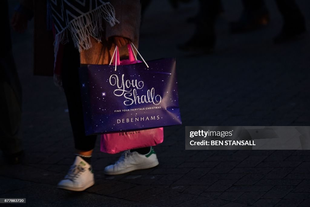 BRITAIN-ECONOMY-RETAIL-CHRISTMAS-BLACK FRIDAY