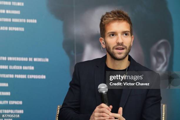 Spanish singer Pablo Alboran attends a press conference to promote his new tour "Prometo" at St. Regis Hotel on November 23, 2017 in Mexico City,...