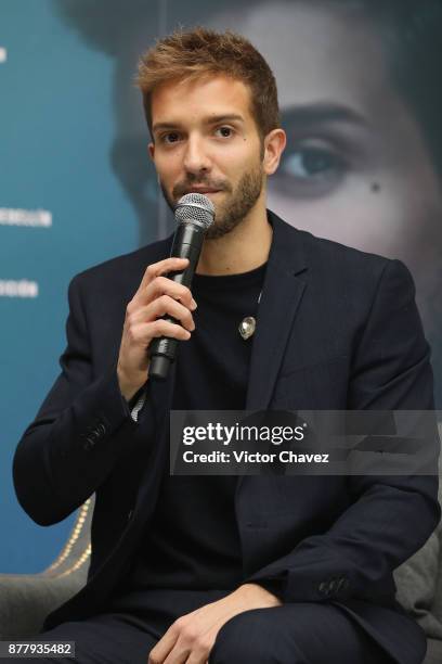 Spanish singer Pablo Alboran attends a press conference to promote his new tour "Prometo" at St. Regis Hotel on November 23, 2017 in Mexico City,...