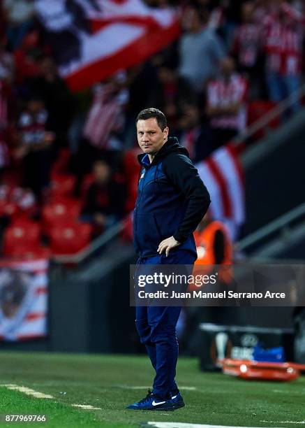 Head coach Pal Dardai of Hertha BSC reacts during the UEFA Europa League group J match between Athletic Bilbao and Hertha BSC at San Mames Stadium on...