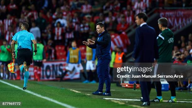 Head coach Pal Dardai of Hertha BSC reacts during the UEFA Europa League group J match between Athletic Bilbao and Hertha BSC at San Mames Stadium on...