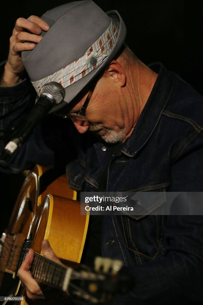 Marshall Crenshaw In Concert - New York, NY