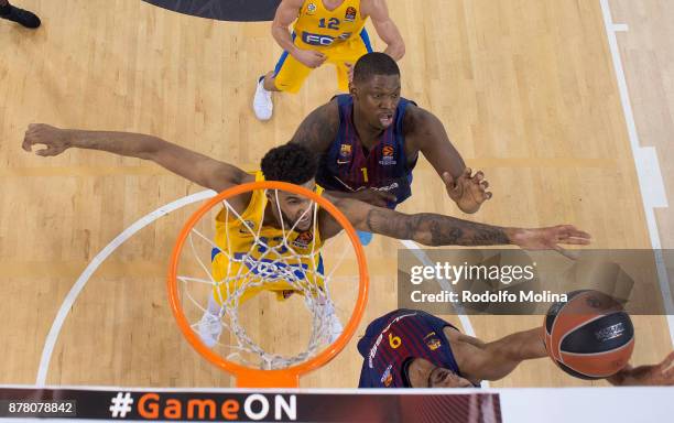 Jonah Bolden, #43 of Maccabi Fox Tel Aviv competes with Adam Hanga, #9 of FC Barcelona Lassa and Kevin Seraphine, #1 during the 2017/2018 Turkish...