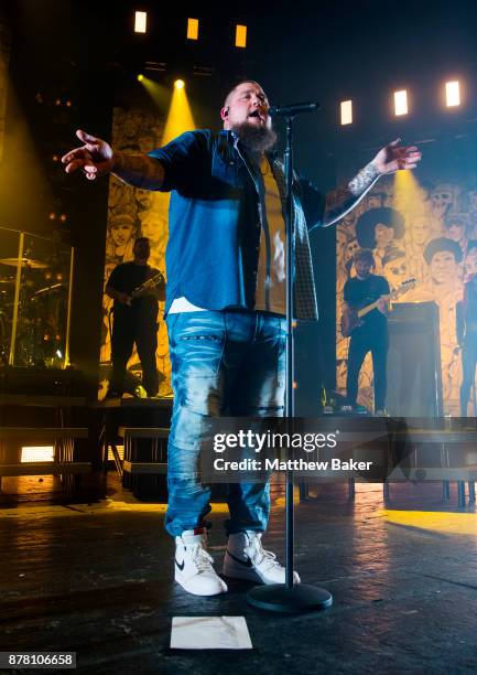 Rag'n'Bone Man performs at O2 Academy Brixton on November 23, 2017 in London, England.