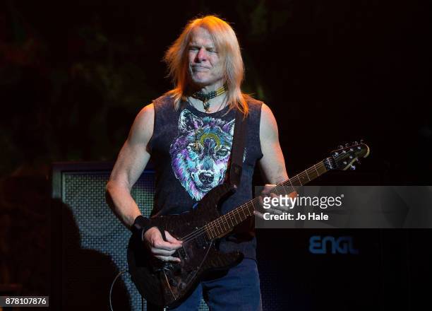Steve Morse of Deep Purple performs at The O2 Arena on November 23, 2017 in London, England.