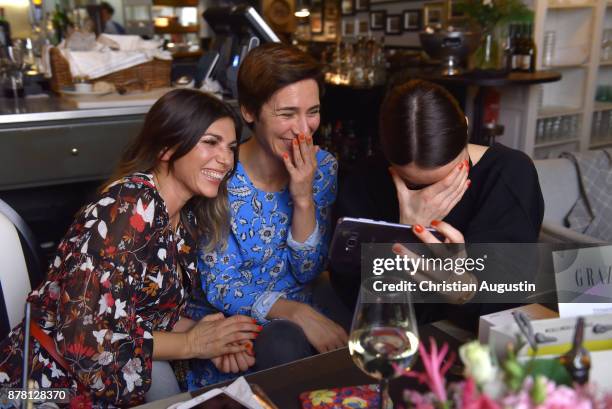 Guests and Lena Lademann attend the Grazia Future Dinner event at the restaurant Patio on November 23, 2017 in Hamburg, Germany.