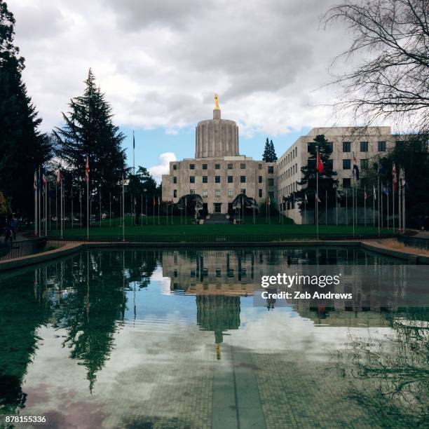 oregon state capitol building, salem, oregon - salem oregon fotografías e imágenes de stock