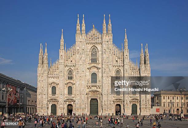 duomo di milano - catedral de milán fotografías e imágenes de stock