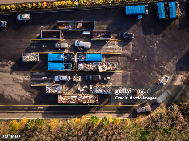 aerial - recycling center - centro di riciclaggio foto e immagini stock