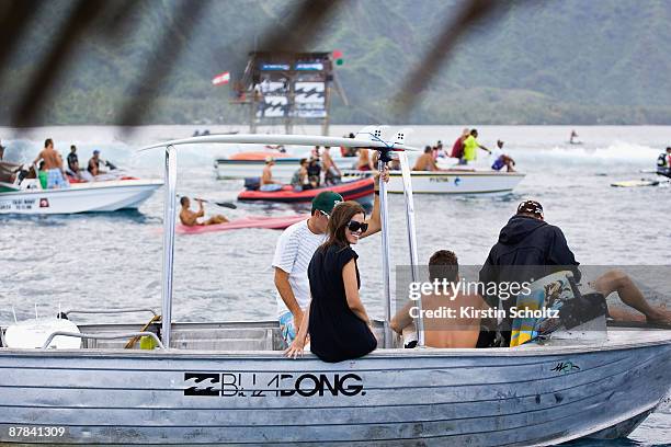 Andy Irons's wife Lyndie Irons is seen supporting her husband Andy during the Billabong Pro Teahupoo on May 18, 2009 in Teahupo'o, French Polynesia.