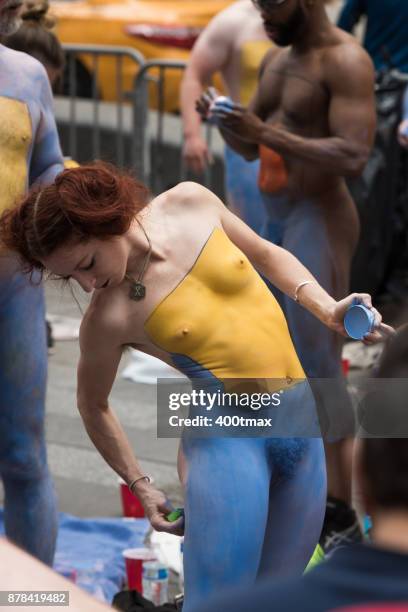 times square  - times square body paint - fotografias e filmes do acervo