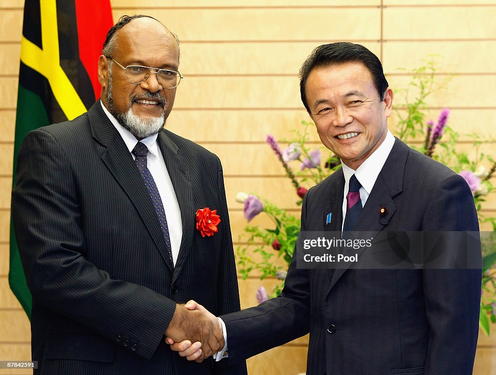 Vanuatu's Prime Minister Edward Natapei Meets Japan Prime Minister Taro Aso