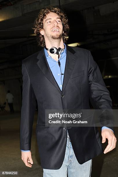 Pau Gasol of the Los Angeles Lakers arrives for Game Five of the Western Conference Semifinals during the 2009 NBA Playoffs against the Houston...