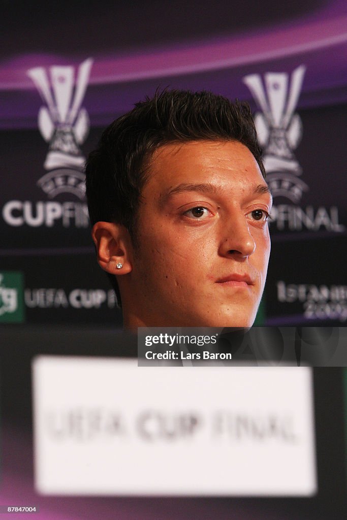 UEFA Cup Final - Werder Bremen Press Conference