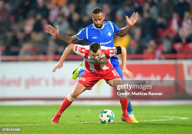 Terrence Boyd of SV Darmstadt 98 and Dennis Daube of 1.FC Union Berlin during the Second Bundesliga match between Union Berlin and SC Darmstadt 98 on...