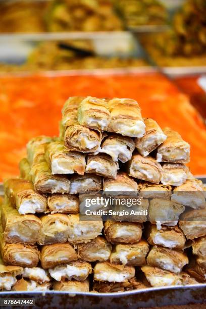 kanafeh - kunafa stockfoto's en -beelden