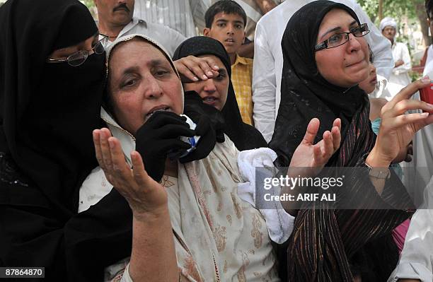 The mother and relatives of Pakistani Army Major Abid Majeed Malik, who was killed in the ongoing operation against Taliban militants in troubled...