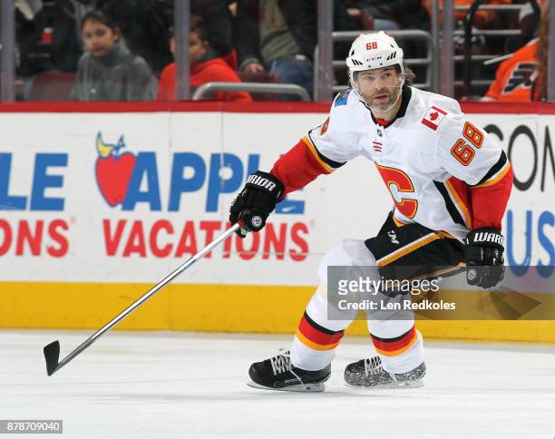 Jaromir Jagr of the Calgary Flames skates against the Philadelphia Flyers on November 18, 2017 at the Wells Fargo Center in Philadelphia,...