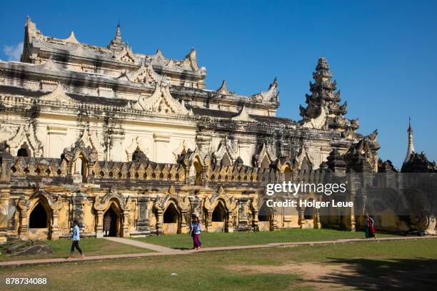 me nu oke kyaung brick monastery (maha aungmye bonzan monastery), ava (innwa), mandalay, myanmar - ava stock pictures, royalty-free photos & images