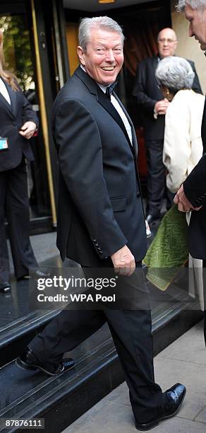 Health Secretary Alan Johnson arrives for the CBI Annual Dinner in London's Park Lane May 20, 2009 in London, England. The event is focusing on the...