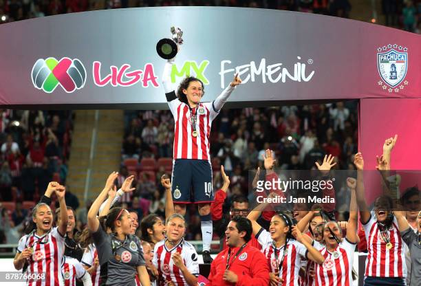 Brenda Viramontes of Chivas raises the champions trophy after the Final match between Chivas and Pachuca as part of the Torneo Apertura 2017 Liga MX...