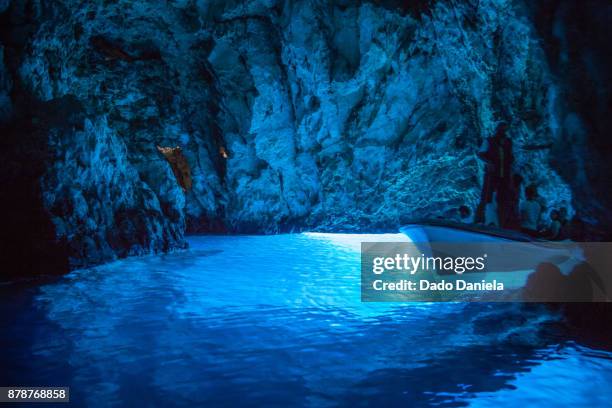 blue cave - negril jamaica imagens e fotografias de stock