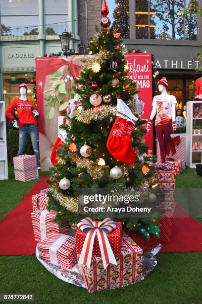 The Grove hosts Gwen Stefani's album signing for "You Make It Feel Like Christmas" at The Grove on November 24, 2017 in Los Angeles, California.