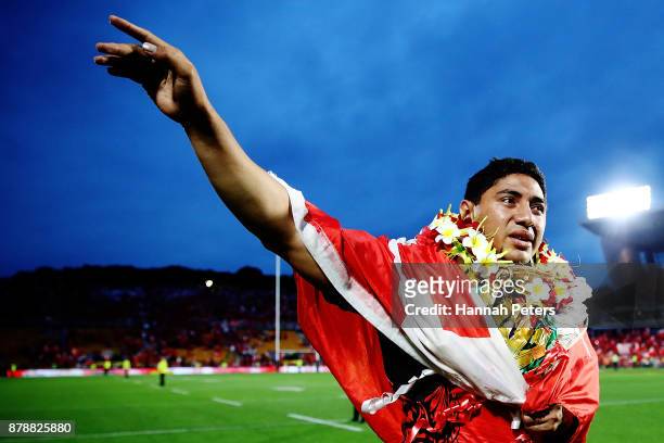 Jason Taumalolo of Tonga thanks the crowd after losing the 2017 Rugby League World Cup Semi Final match between Tonga and England at Mt Smart Stadium...