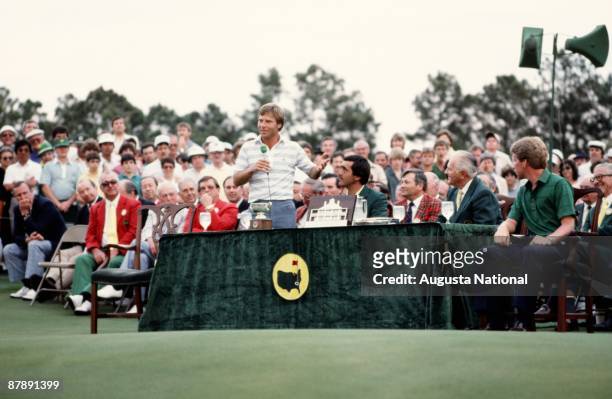 Masters Champion Ben Crenshaw speaks at the Presentation Ceremony while 1983 Masters Champion Seve Ballesteros, Chairman Hord Hardin and Low Amateur...